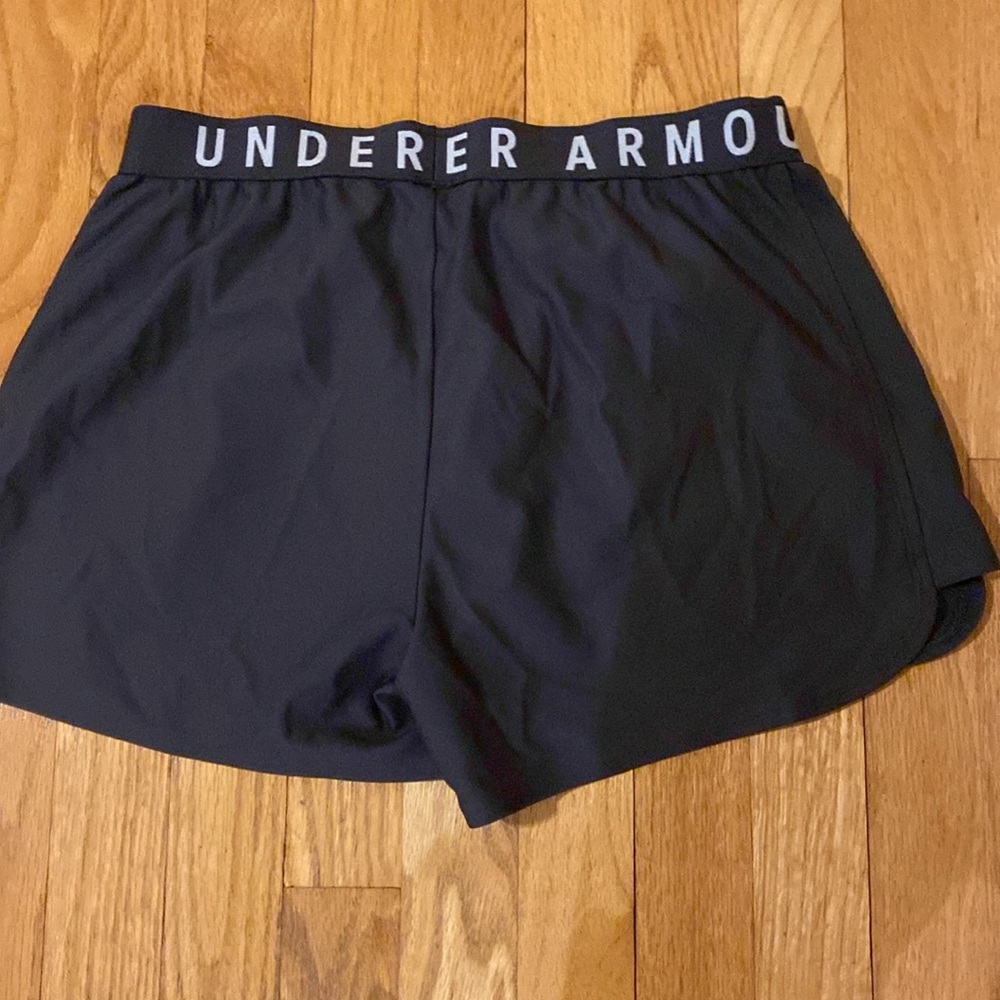 Under Armour shorts. Dark gray medium. Good condition. - Picture 2 of 4